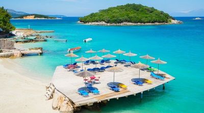 Linda Hoff Cycling on the  tour with redspokes